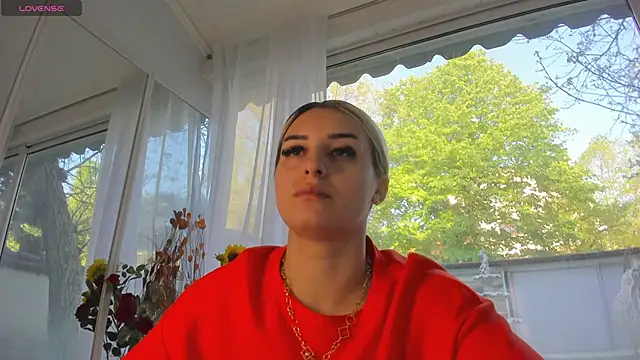 Ella Vee online show from 04/23/26, 05:19