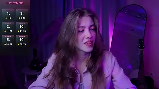 Snapshot of AstraMist chatting on 09/28/25, 01:49 AstraMist online show from 09/28/25, 01:49