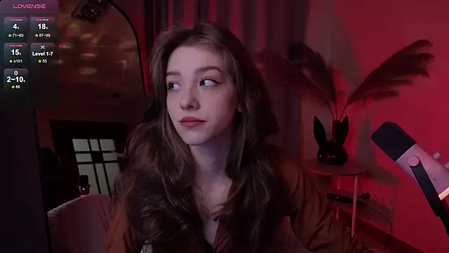 Snapshot of AstraMist chatting on 10/13/25, 03:01 AstraMist online show from 10/13/25, 03:01