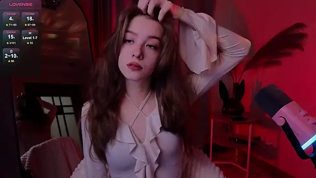 Snapshot of AstraMist chatting on 10/14/25, 03:13 AstraMist online show from 10/14/25, 03:13