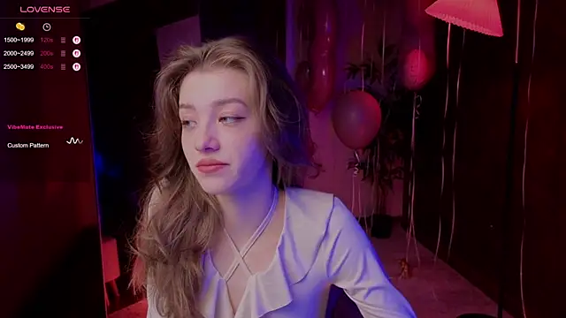 Snapshot of AstraMist chatting on 10/21/25, 05:41 AstraMist online show from 10/21/25, 05:41