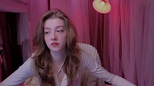 Snapshot of AstraMist chatting on 11/17/25, 05:46 AstraMist online show from 11/17/25, 05:46