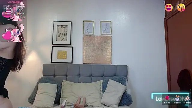 Snapshot of _naomi_s chatting on 12/21/25, 01:51 naomi s online show from 12/21/25, 01:51