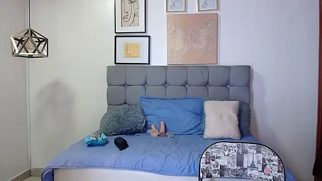  naomi s online show from 04/04/26, 01:19