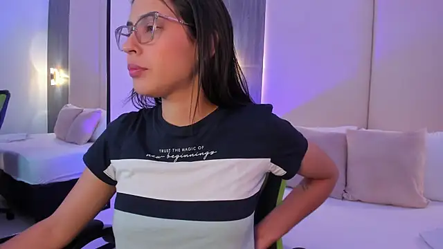 desireee  online show from 02/11/26, 12:32