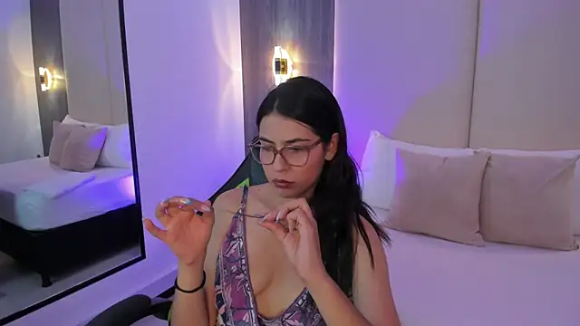 desireee  online show from 02/17/26, 12:23