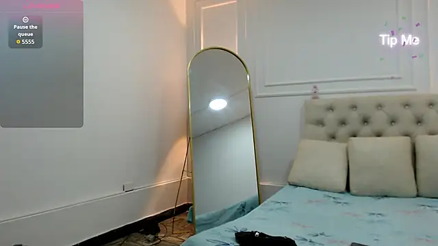 Snapshot of charlotte_dante212 chatting on 11/17/25, 03:45 charlotte dante212 online show from 11/17/25, 03:45