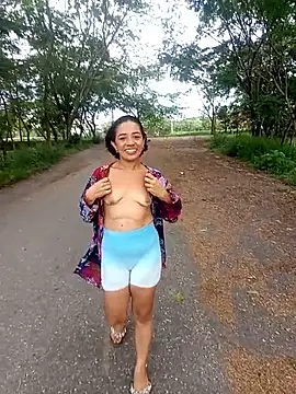 Snapshot of charlotte_dante212 chatting on 12/13/25, 09:09 charlotte dante212 online show from 12/13/25, 09:09