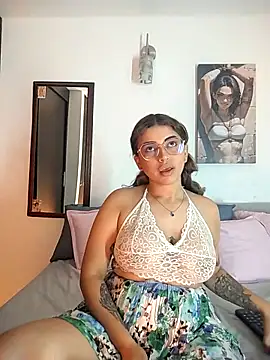 Snapshot of Lyra-Richter chatting on 10/14/25, 05:14 Lyra-Richter online show from 10/14/25, 05:14