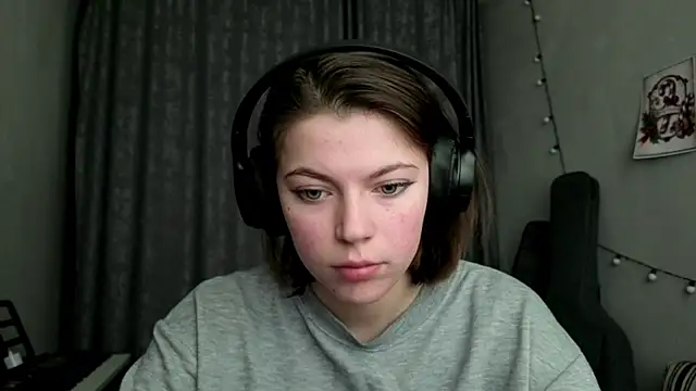 CutieAnny online show from 02/09/26, 06:06