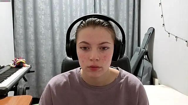 CutieAnny online show from 04/22/26, 09:05