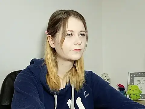 LydiaYoung online show from 12/01/25, 07:19