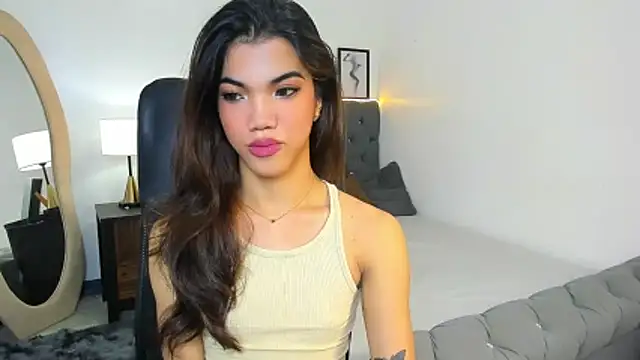 CassieSommereux online show from 10/16/25, 05:19