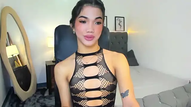 CassieSommereux online show from 10/24/25, 06:04