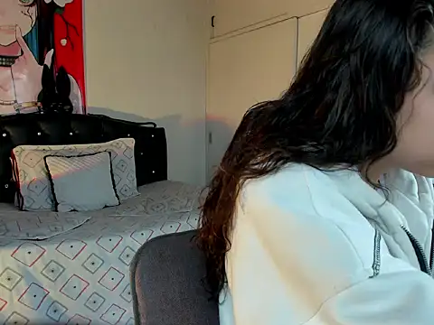 Skylovershot online show from 02/14/26, 01:41