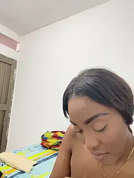 zaracollins01 online show from 12/01/25, 05:29