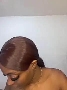 zaracollins01 online show from 05/14/26, 12:56
