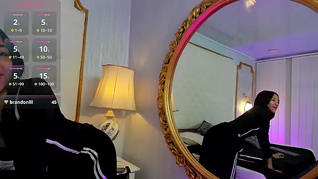 Snapshot of Manelyk_evanss_ chatting on 10/24/25, 11:17 Manelyk evanss online show from 10/24/25, 11:17