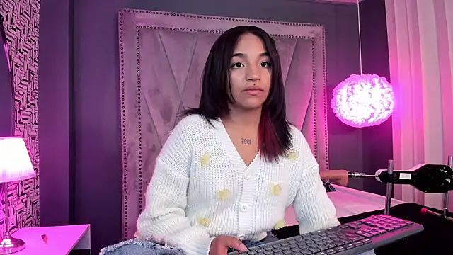 Manelyk evanss  online show from 02/13/26, 04:14