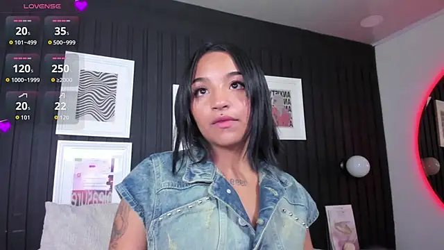 Manelyk evanss  online show from 05/20/26, 06:47