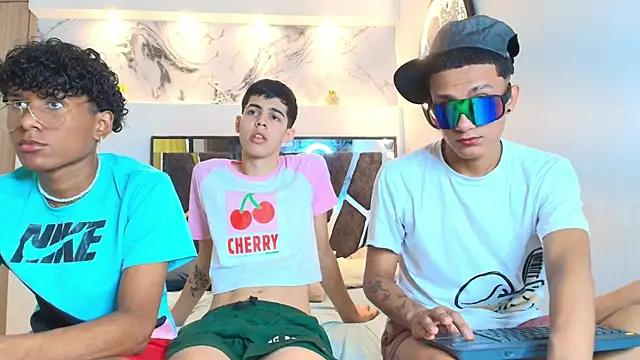 Snapshot of YOUNGS_GUYS chatting on 09/19/25, 07:25 YOUNGS GUYS online show from 09/19/25, 07:25