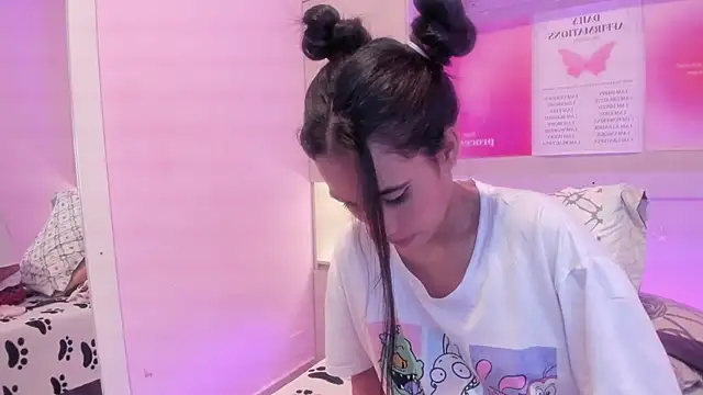 Snapshot of LexxaQueen chatting on 10/12/25, 10:25 LexxaQueen online show from 10/12/25, 10:25