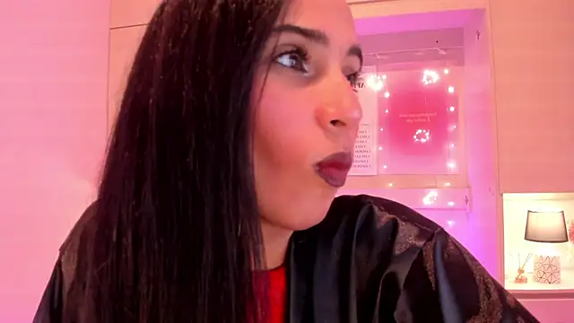 Snapshot of LexxaQueen chatting on 10/30/25, 04:14 LexxaQueen online show from 10/30/25, 04:14