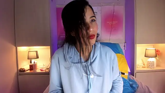 Snapshot of LexxaQueen chatting on 11/15/25, 04:10 LexxaQueen online show from 11/15/25, 04:10