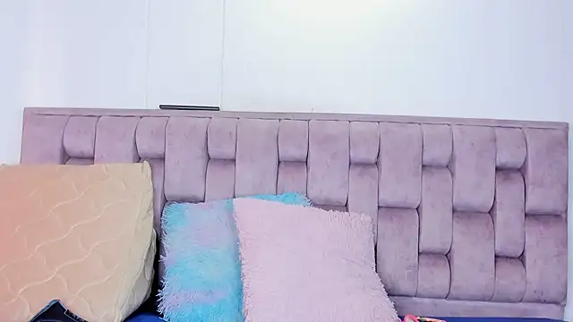 Alexa-Hunter online show from 04/11/26, 09:52