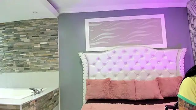 Snapshot of _camila_ortiz chatting on 10/09/25, 08:18  camila ortiz online show from 10/09/25, 08:18