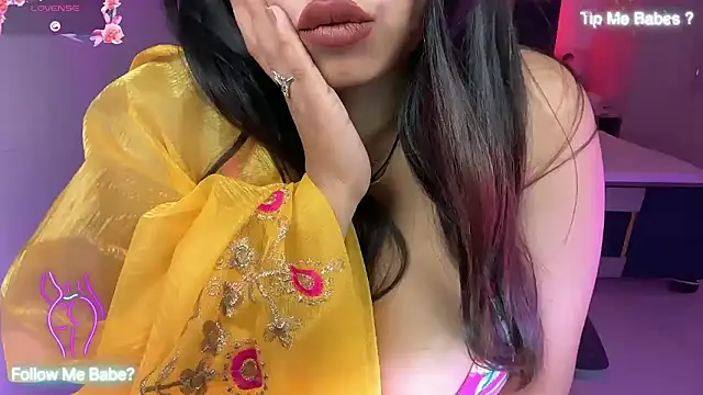 Snapshot of Blackwidow_08 chatting on 10/16/25, 02:40 Blackwidow 08 online show from 10/16/25, 02:40