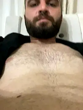 Snapshot of banuemre28 chatting on 09/16/25, 05:36 banuemre28 online show from 09/16/25, 05:36