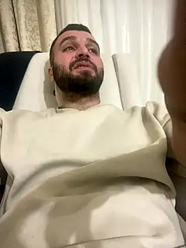 Snapshot of banuemre28 chatting on 12/20/25, 11:12 banuemre28 online show from 12/20/25, 11:12