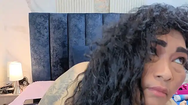 Snapshot of yunkeyc chatting on 11/23/25, 02:33 yunkeyc online show from 11/23/25, 02:33