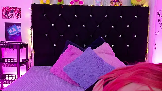 lizz bela1 online show from 10/17/25, 10:45