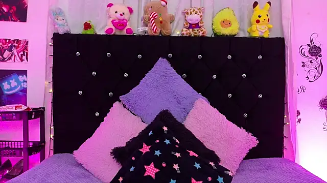 Snapshot of lizz_bela1 chatting on 12/22/25, 10:40 lizz bela1 online show from 12/22/25, 10:40