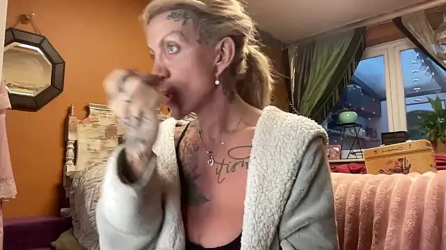 Snapshot of xl_uk_top_trans chatting on 01/13/26, 09:03 xl uk top trans online show from 01/13/26, 09:03