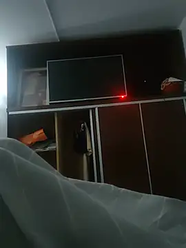 Ale  24 online show from 05/17/26, 02:35