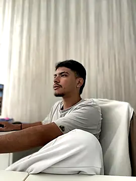 Snowlann online show from 09/29/25, 04:45