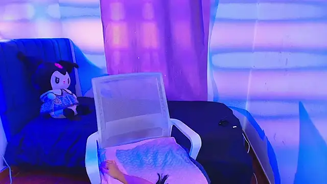 luna-cute online show from 09/24/25, 04:21