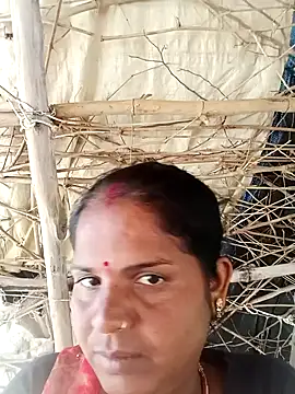 Snapshot of Sapna_cutt chatting on 10/13/25, 05:51 Sapna cutt online show from 10/13/25, 05:51