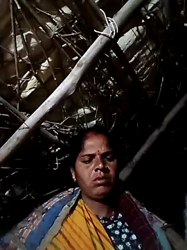 Snapshot of Sapna_cutt chatting on 10/13/25, 10:43 Sapna cutt online show from 10/13/25, 10:43