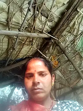 Snapshot of Sapna_cutt chatting on 11/28/25, 11:13 Sapna cutt online show from 11/28/25, 11:13