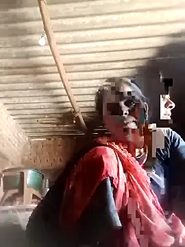 Snapshot of Sapna_cutt chatting on 12/18/25, 04:51 Sapna cutt online show from 12/18/25, 04:51