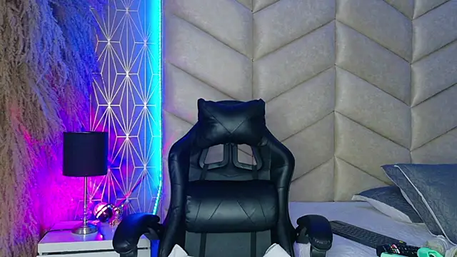 samiradoll online show from 11/18/25, 03:12