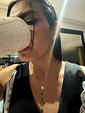 samiradoll online show from 11/28/25, 01:41