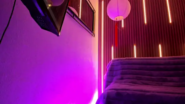 ArianaSantana online show from 12/21/25, 12:56