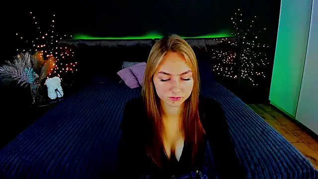 Snapshot of MilaAddams chatting on 10/16/25, 05:41 MilaAddams online show from 10/16/25, 05:41