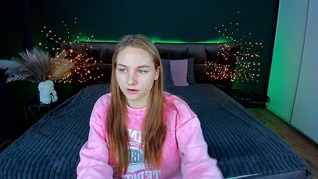 MilaAddams online show from 12/03/25, 06:32