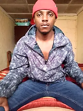 Snapshot of Hluga_25 chatting on 12/02/25, 07:57 Hluga 25 online show from 12/02/25, 07:57